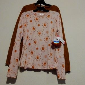 Yummy soft two shirts one scrunchie size L B